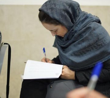 نشست مادران