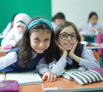 ارتباط مؤثر معلم و دانشآموزان دبستانی: کلید کامیابی در آموزش ابتدایی