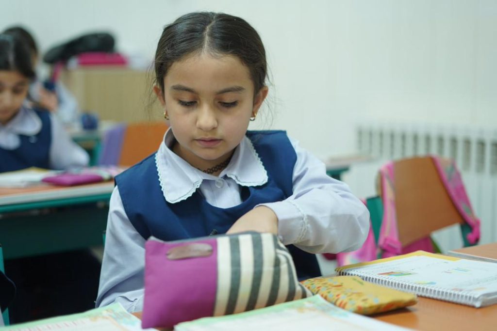 ارتباط معلم و دانش آموز