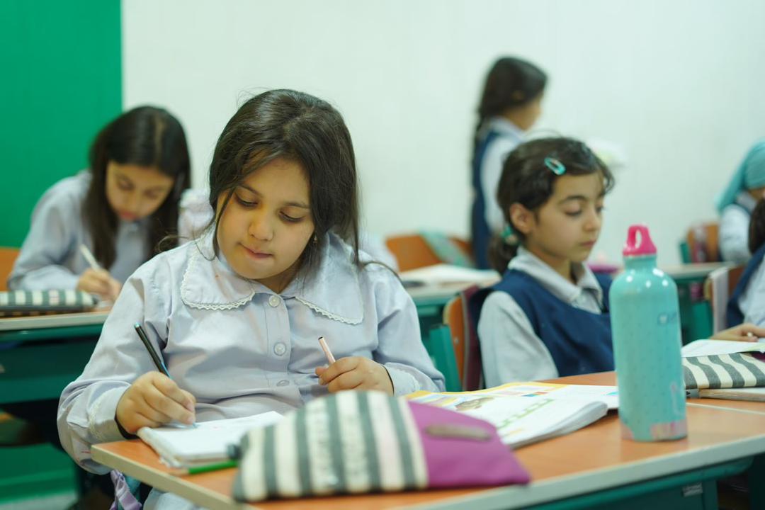 احساس خجالت زدگی دختران در بلوغ